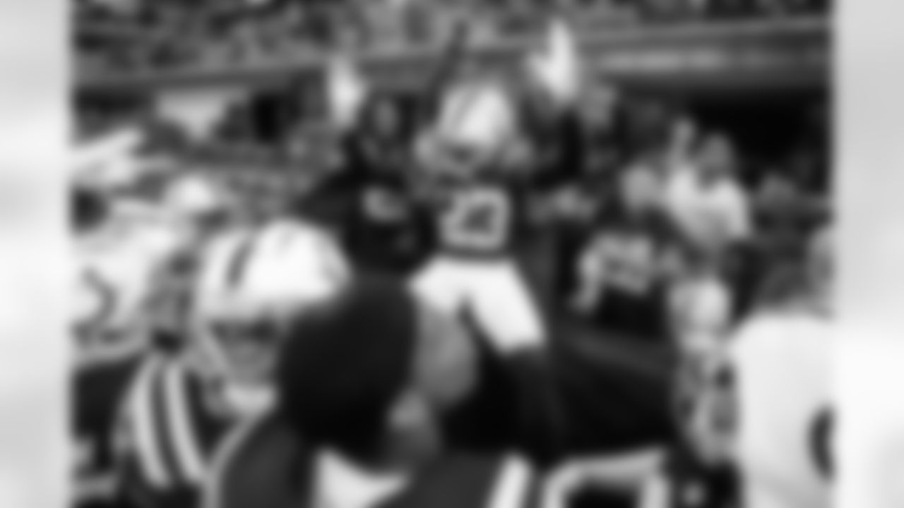 CB Kenny Moore II #23