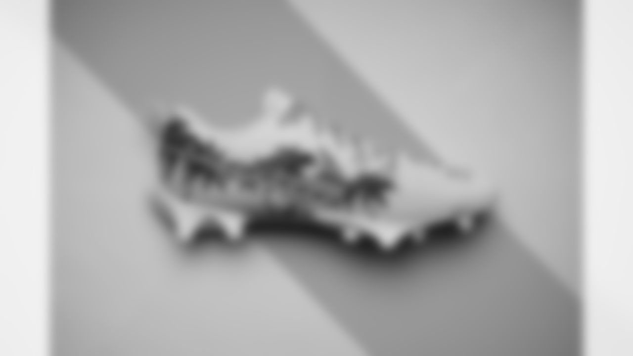 32 S Julian Blackmon - Soifua Foundation