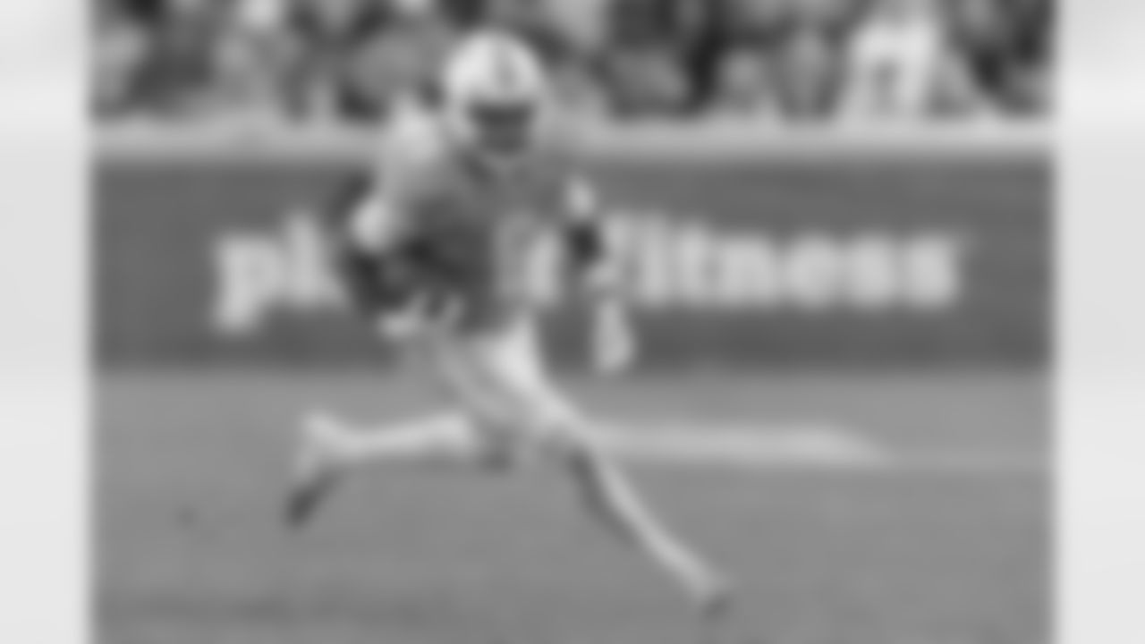 Tennessee running back Dylan Sampson (63 runs for yardage during the second half of an NCAA college football game against UTEP, Saturday, Nov. 23, 2024, in Knoxville, Tenn. (AP Photo/Wade Payne)
