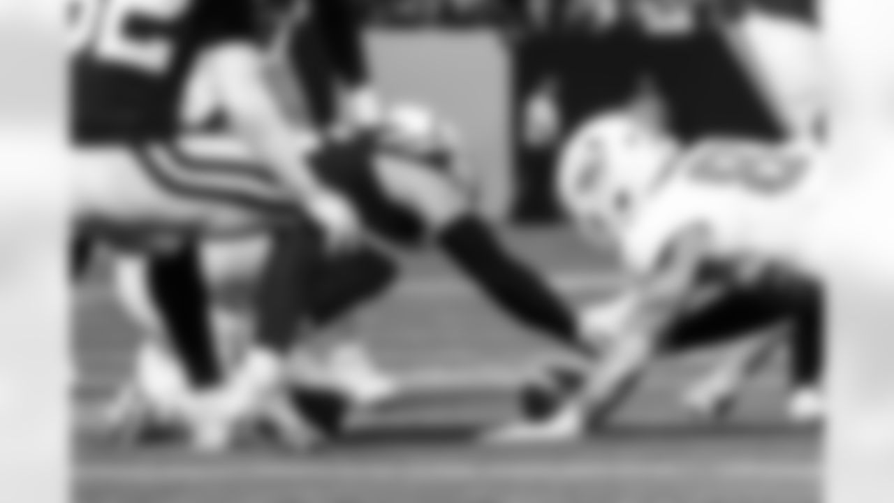 DT Taven Bryan #96
