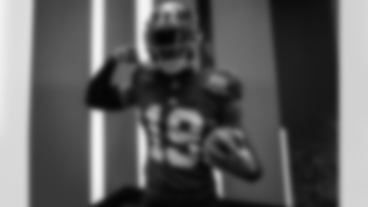 S/ILB Isaiah Simmons (19)