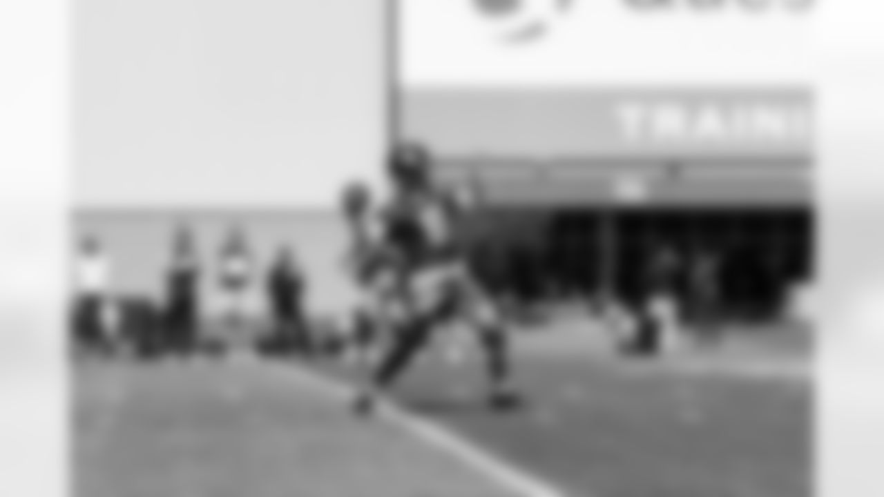 QB Daniel Jones (8)