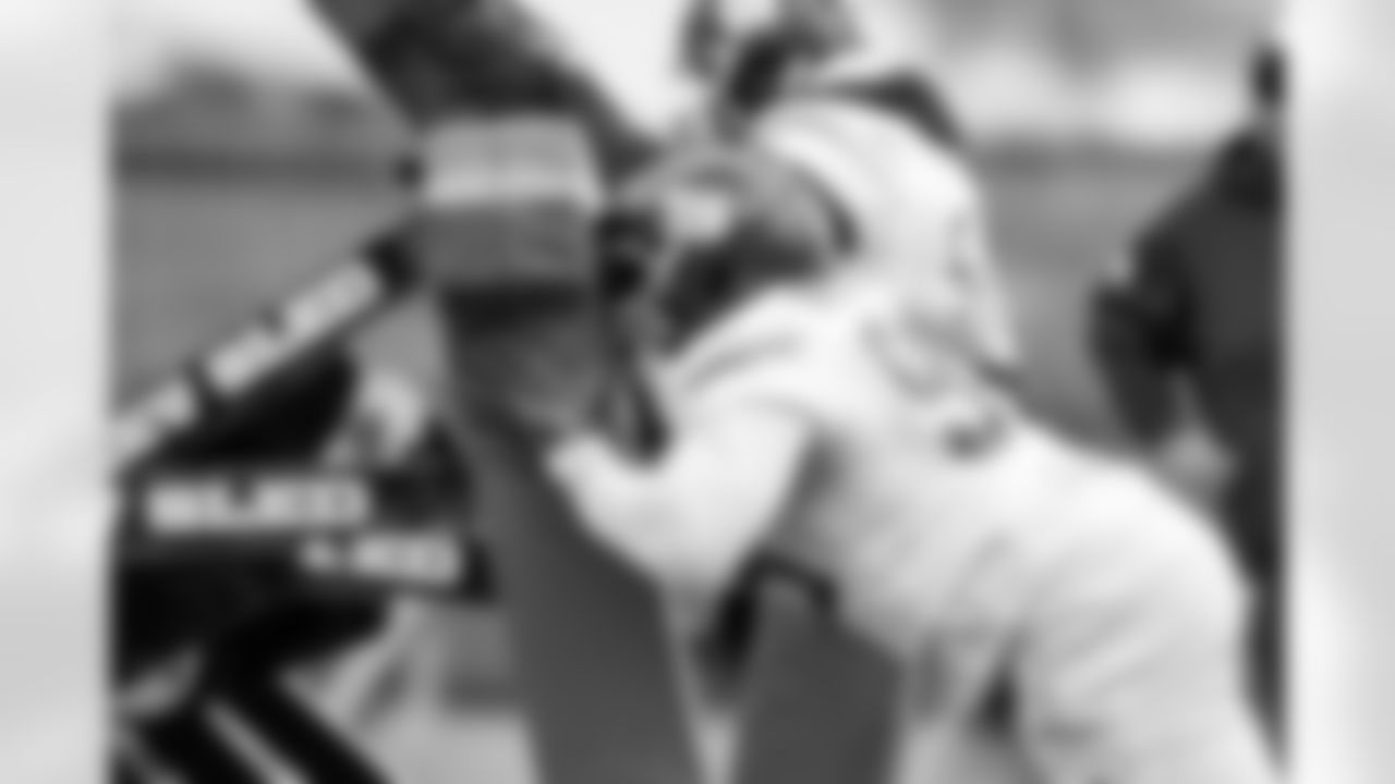 DL Rakeem Nunez-Roches Sr (93)