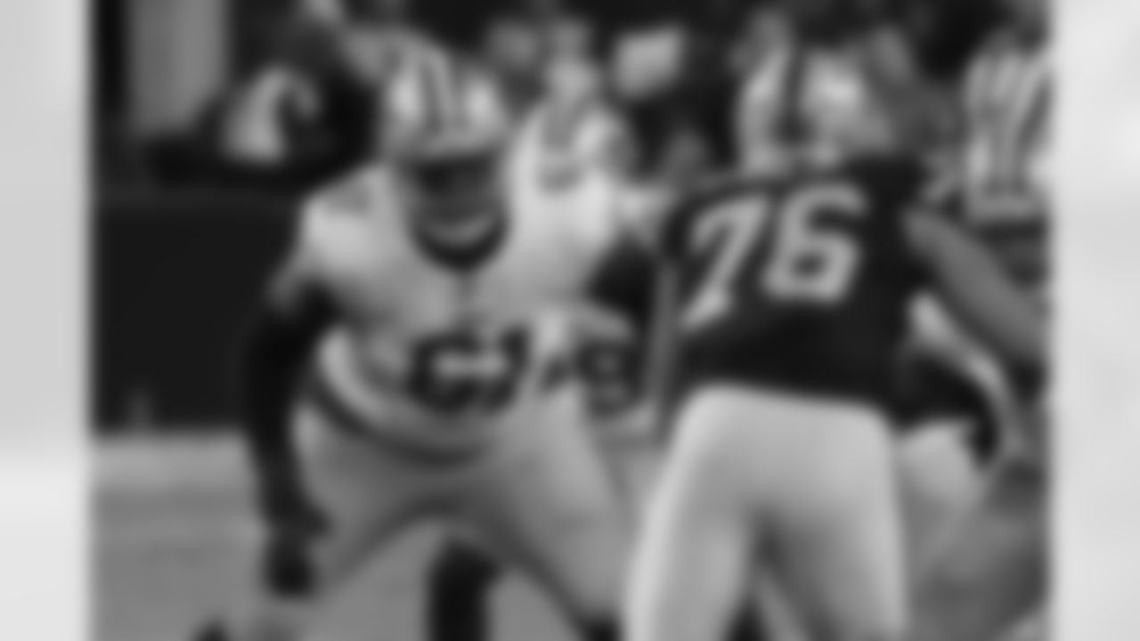 OT Chris Hubbard - Free Agent Signing (from SF Practice Squad) (October 18)
