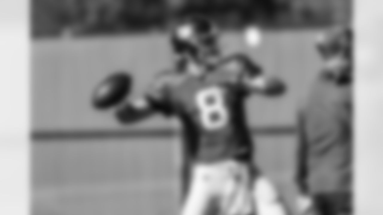 QB Daniel Jones (8)