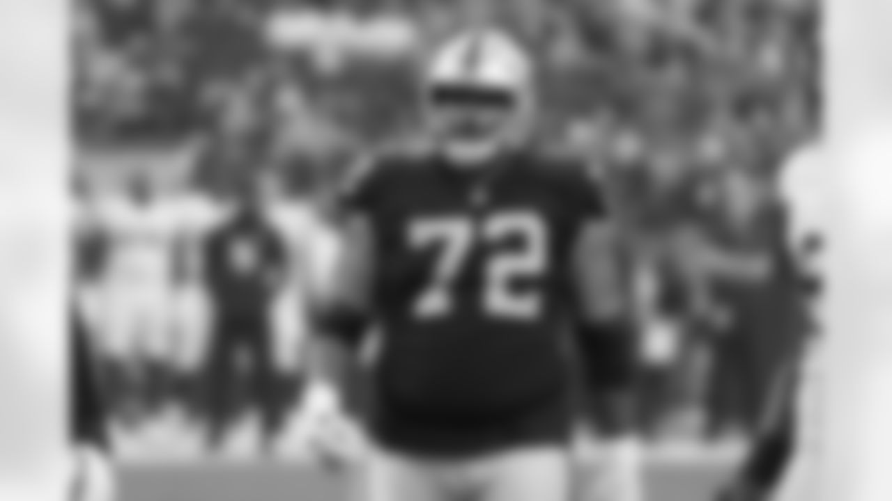 Las Vegas Raiders guard Jermaine Eluemunor (72) during the first half of an NFL preseason football game against the Minnesota Vikings, Sunday, Aug. 14, 2022, in Las Vegas. (AP Photo/Rick Scuteri)