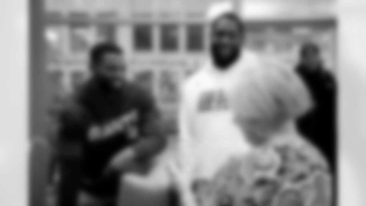 Giants players visit Hope Lodge in New York City as part of the Crucial Catch initiative.