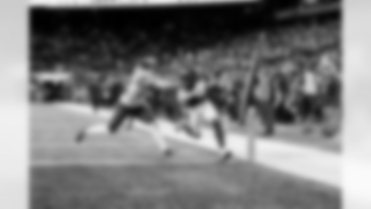 WR Darius Slayton (86)