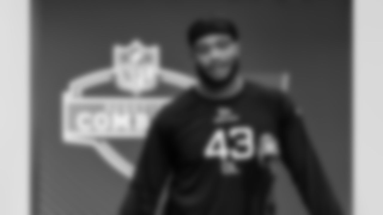 DL Jordan Burch