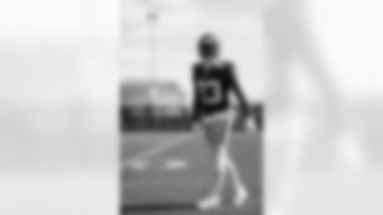 S Anthony Johnson Jr. (23)