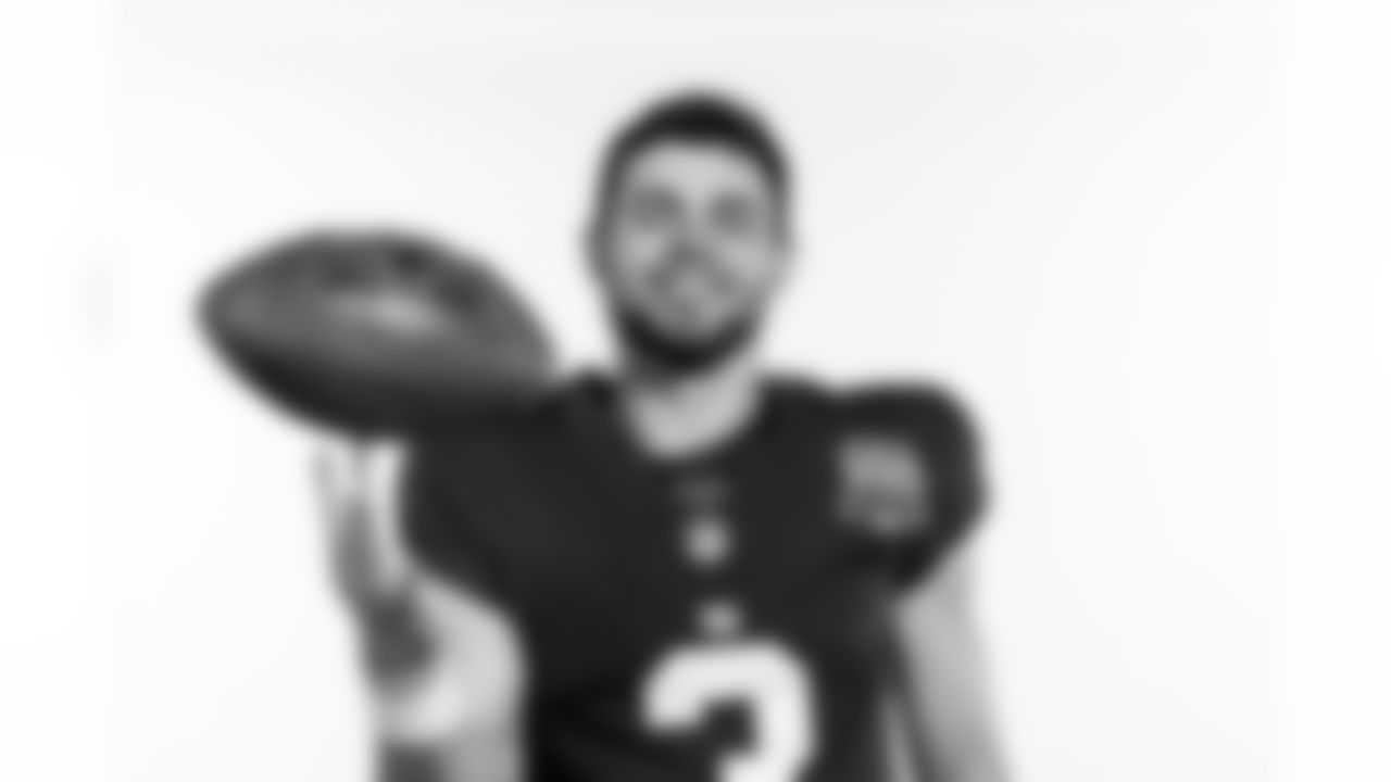 QB Nathan Rourke (3)