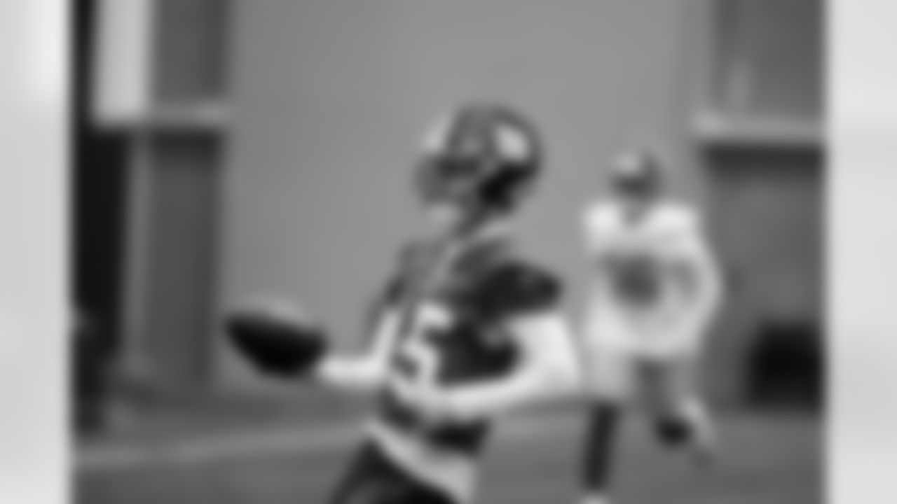QB Tommy DeVito (15)
