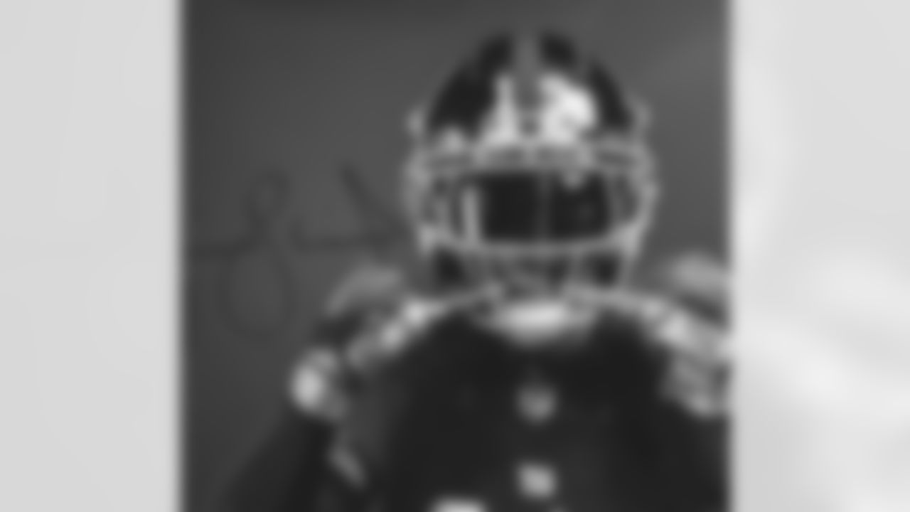 S/ILB Isaiah Simmons (19)