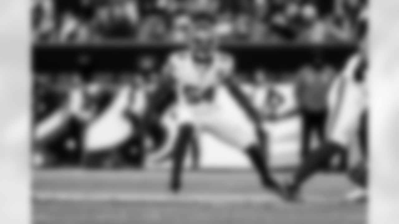 ILB Dyontae Johnson - Exclusive Rights Signing (March 26)