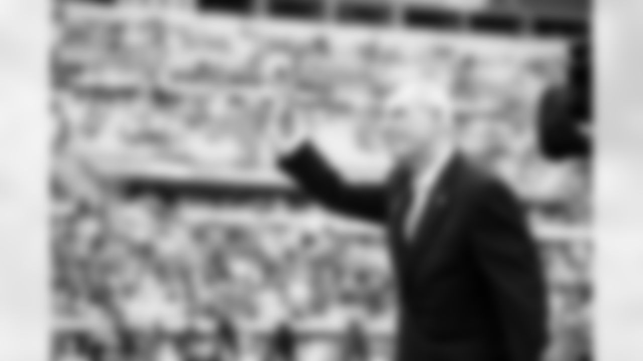 Jacksonville Jaguars vs. Indianapolis Colts
Legend HC Tom Coughlin