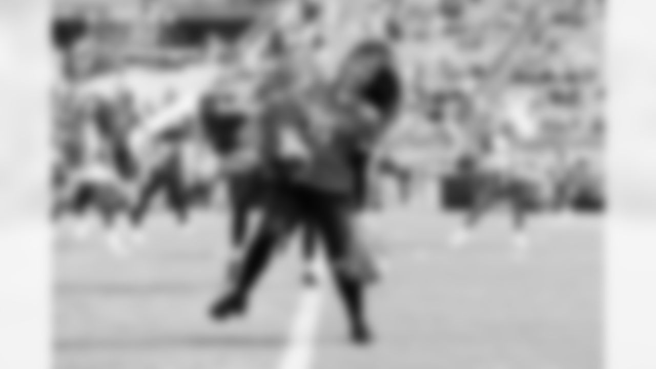 Jacksonville, Fla. — 2024 ROAR Alumni Pregame Performance at the EverBank Stadium on December 15, 2024.