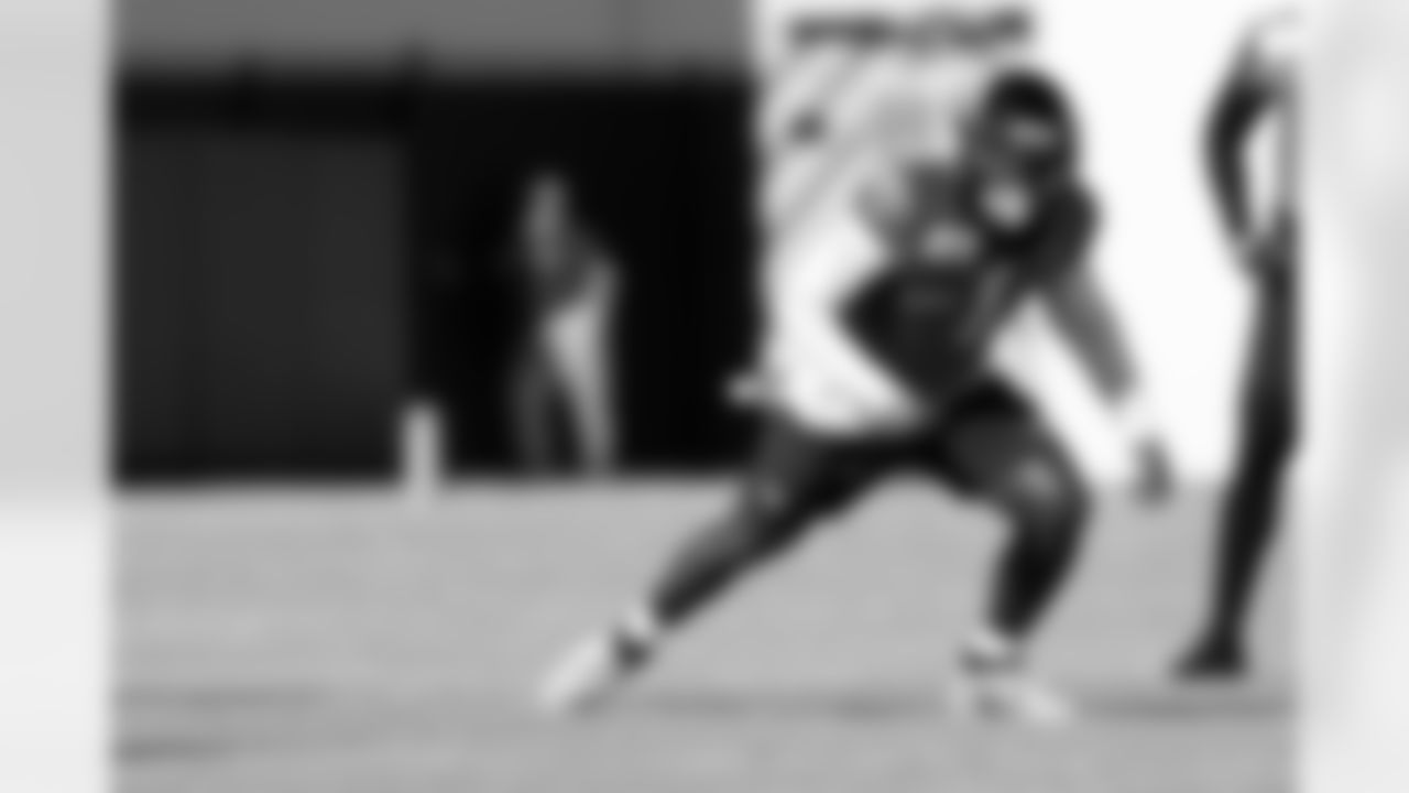 Jacksonville, Fla. — Jaguars running back Travis Etienne Jr. (1) during practice at the Miller Electric Center on November 27, 2024.