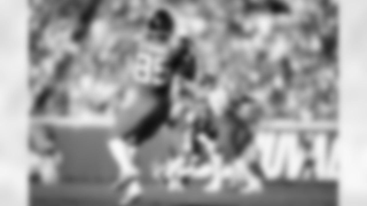 Jacksonville Jaguars vs. Green Bay Packers
TE Brenton Strange (85)