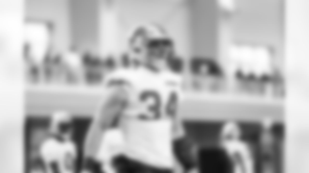 Detroit Lions linebacker Alex Anzalone (34) during practice at the Meijer Performance Center in Allen Park, MI on January 16, 2025. (Jeff Nguyen/Detroit Lions)