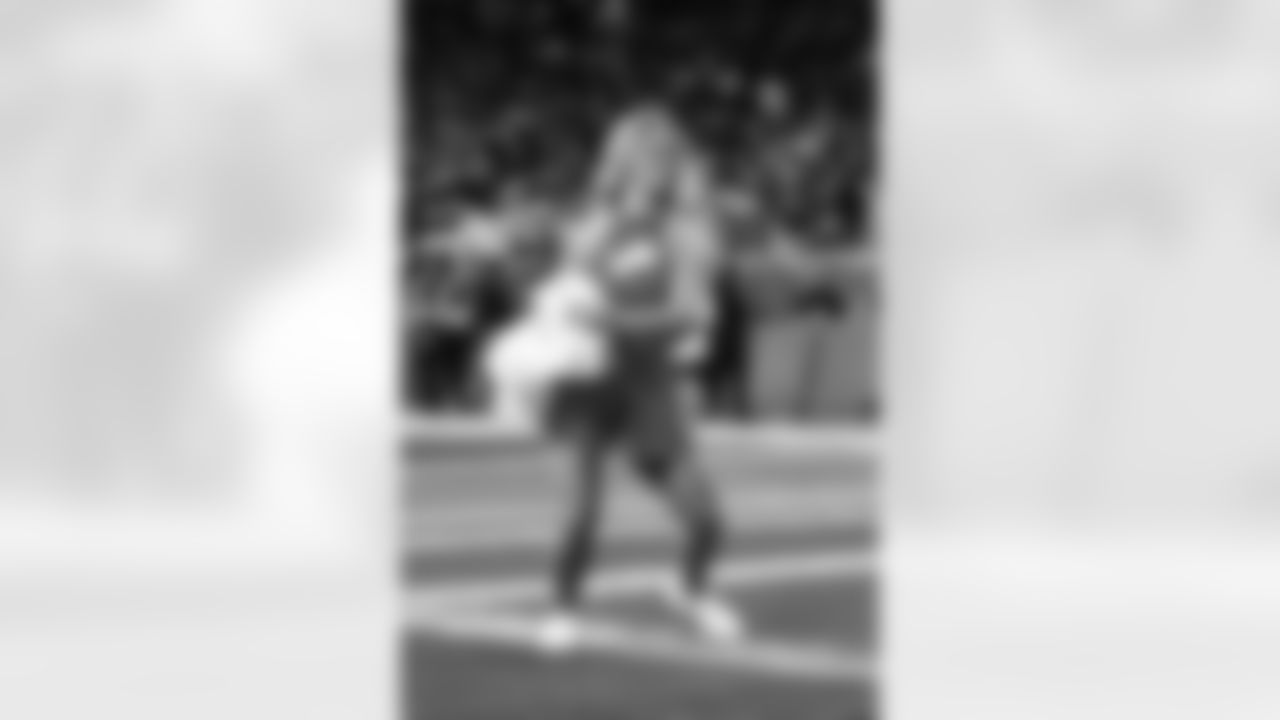 Detroit Lions Cheerleaders perform during an NFL football game against the Chicago Bears on Nov. 28, 2024 in Detroit. (Mike Ferdinande/Detroit Lions)