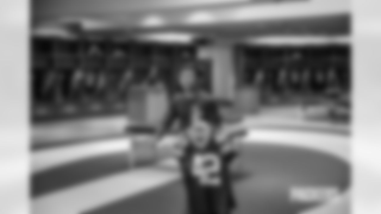 240915-locker-room-bobber-WM-4004