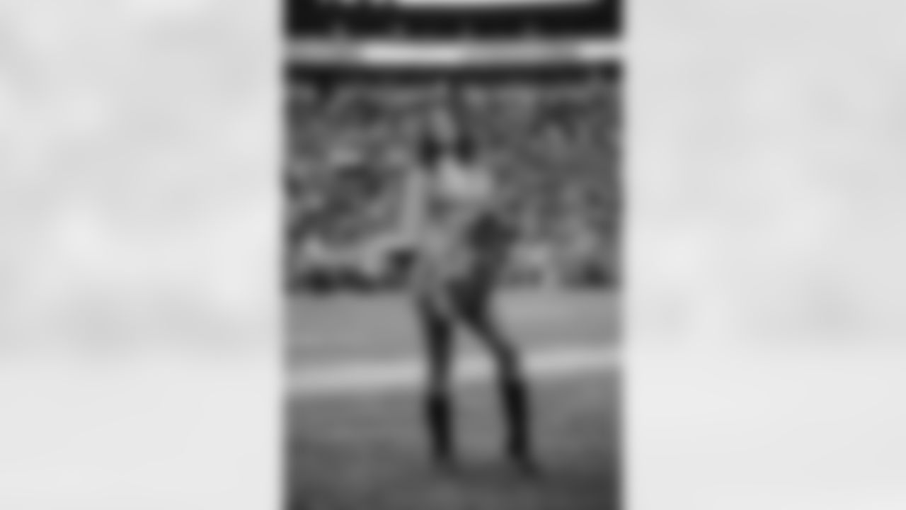 231105 WK 9 vs. Colts_Entertainment-459