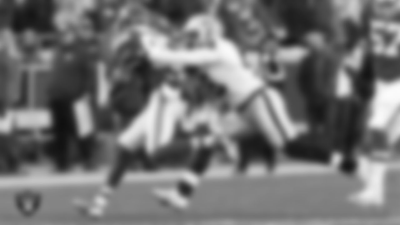 Oakland Raiders running back Jamize Olawale (49) during the regular season away game against the Kansas City Chiefs at Arrowhead Stadium, Sunday, January 3, 2016, in Kansas City, Mo.