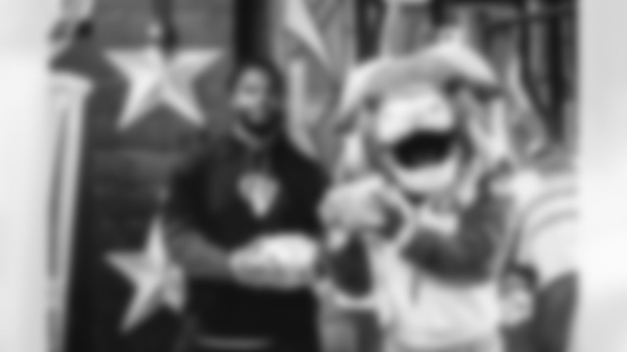 E_Rams_FoodBank_056