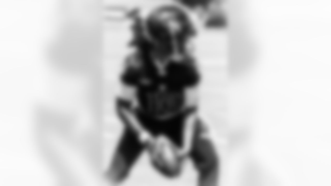 QB Emory Jones