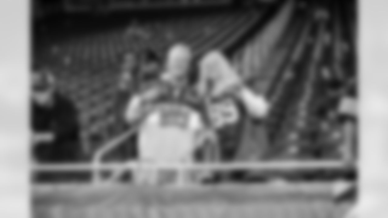 The 12s are excited for the Seahawks' Week 4 matchup at Ford Field against the Detroit Lions on Monday, September 30, 2024.