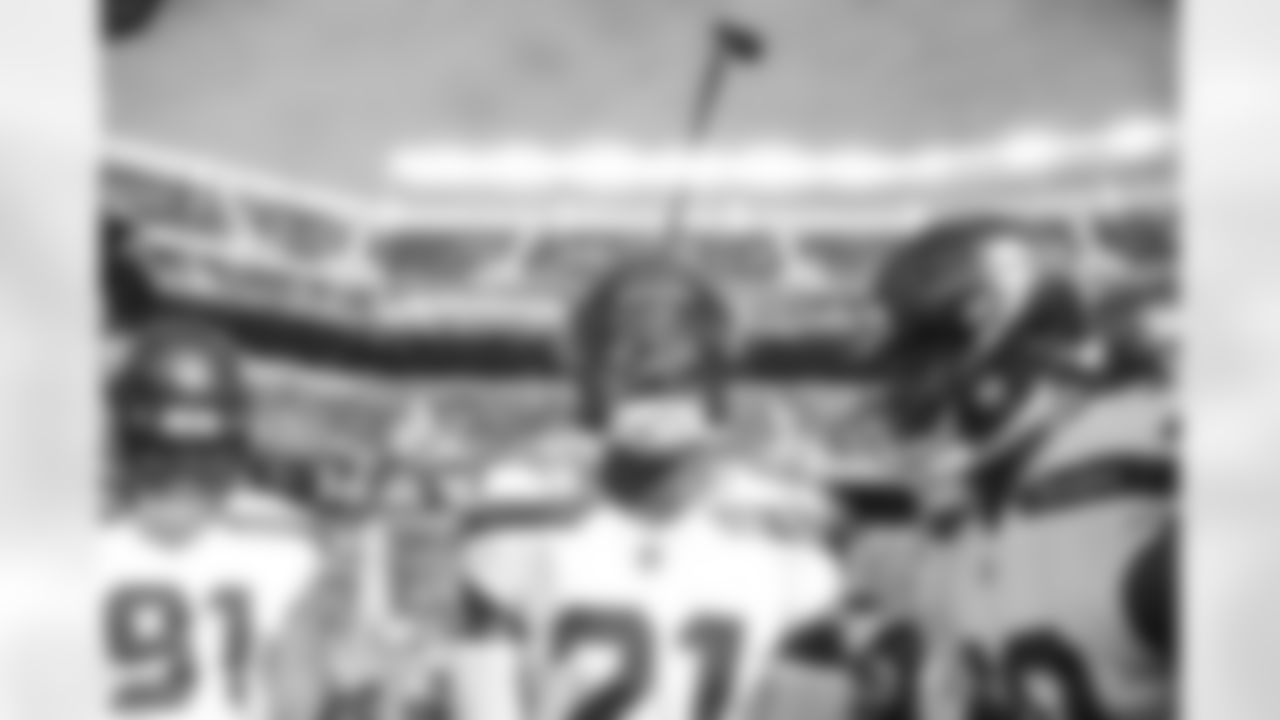 Seahawks cornerback Devon Witherspoon (21)