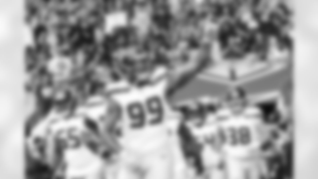 Seahawks defensive end Leonard Williams (99) at the Week 14 matchup against the Arizona Cardinals at State Farm Stadium on Sunday, December 8, 2024.