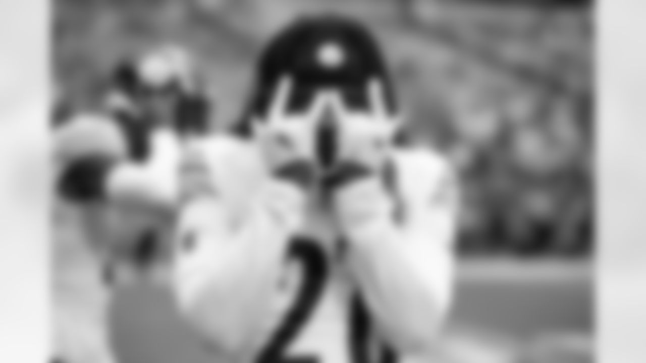 Pittsburgh Steelers cornerback Donte Jackson (26) during a regular season game between the Pittsburgh Steelers and the Las Vegas Raiders, Sunday, Oct. 13, 2024 in Las Vegas, NV. The Steelers defeated the Raiders 32-13. (Karl Roser / Pittsburgh Steelers)
