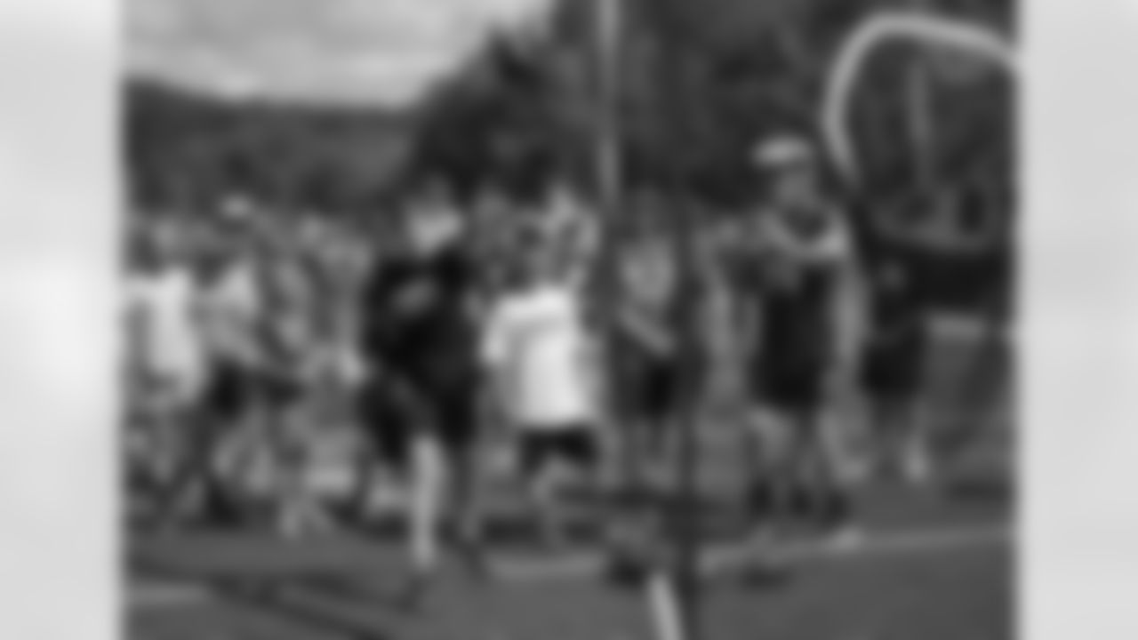The Steelers host a 2024 Youth Football Camp at Slippery Rock University Monday, June 24, 2024 in Slippery Rock, PA. (Taylor Ollason / Pittsburgh Steelers)