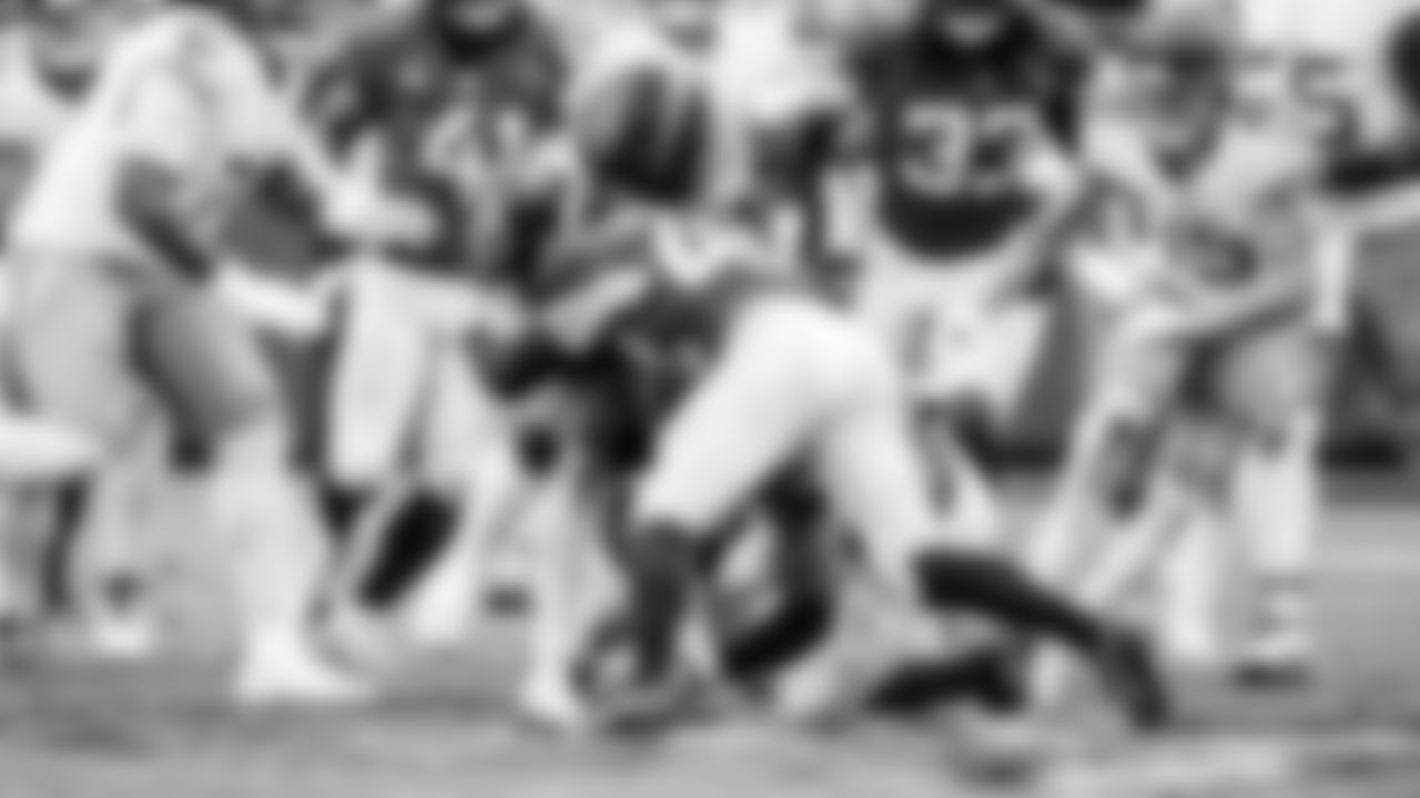 The Tennessee Titans and the Jacksonville Jaguars compete at EverBank Stadium on December 29, 2024 in Jacksonville, FL. Photo By //YOUR NAME///Tennessee Titans