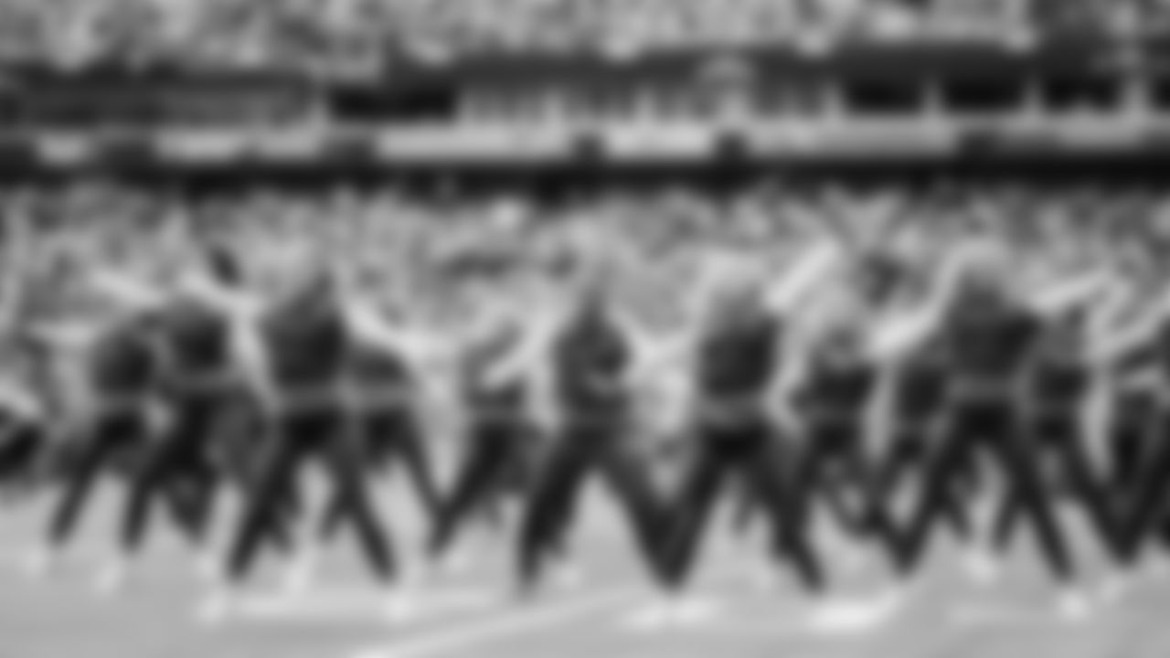 Tennessee Titans Cheerleaders performing during the game between the Tennessee Titans and the Jacksonville Jaguars at Nissan Stadium on January 07, 2024 in Nashville, TN. Photo By Kaitlyn Hungerford/Tennessee Titans