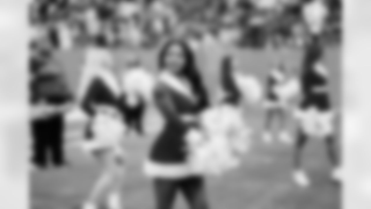 Tennessee Titans Cheerleaders during the game between the Tennessee Titans and the Cincinnati Bengals at Nissan Stadium on December 15, 2024 in Nashville, TN. Photo By Kaitlyn Hungerford/Tennessee Titans